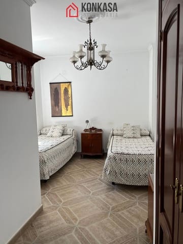 Casa de 4 habitaciones en Arcos de la Frontera en venta - 170.000 € (Ref: 9446851)