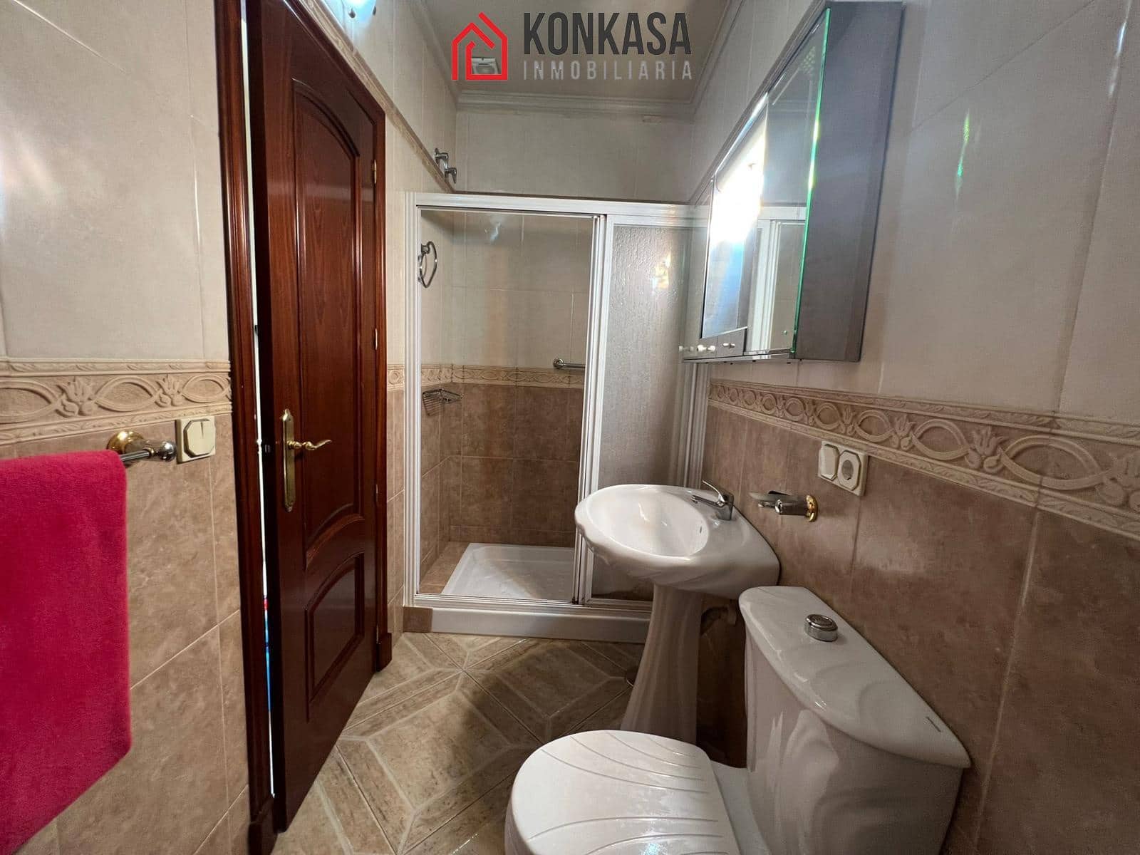 Casa de 4 habitaciones en Arcos de la Frontera en venta - 170.000 € (Ref: 9446851)