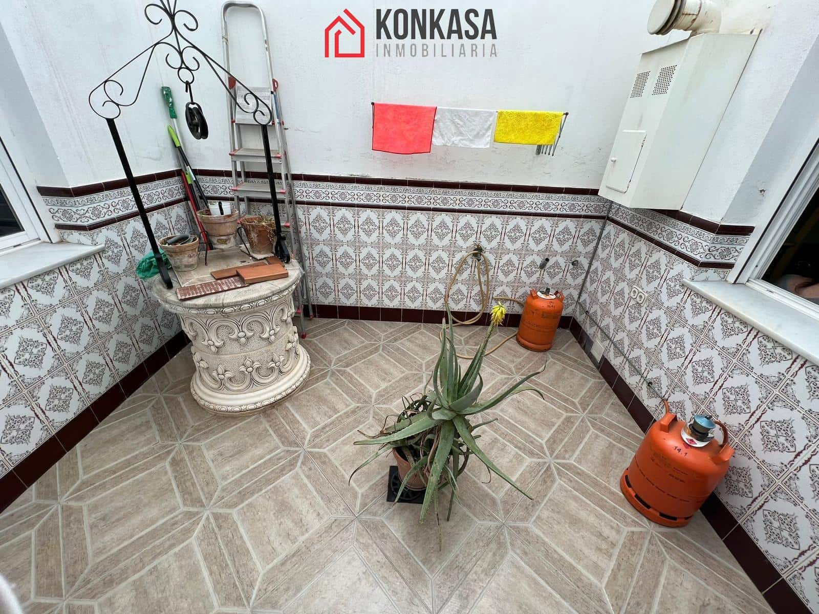 Casa de 4 habitaciones en Arcos de la Frontera en venta - 170.000 € (Ref: 9446851)