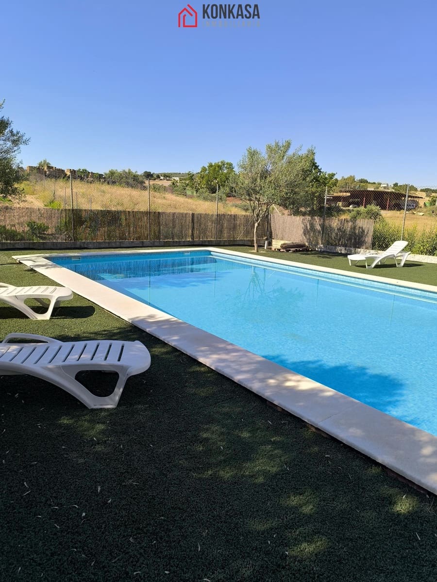3 bedroom Finca/Country House for sale in Arcos de la Frontera with pool - € 160,000 (Ref: 9446852)