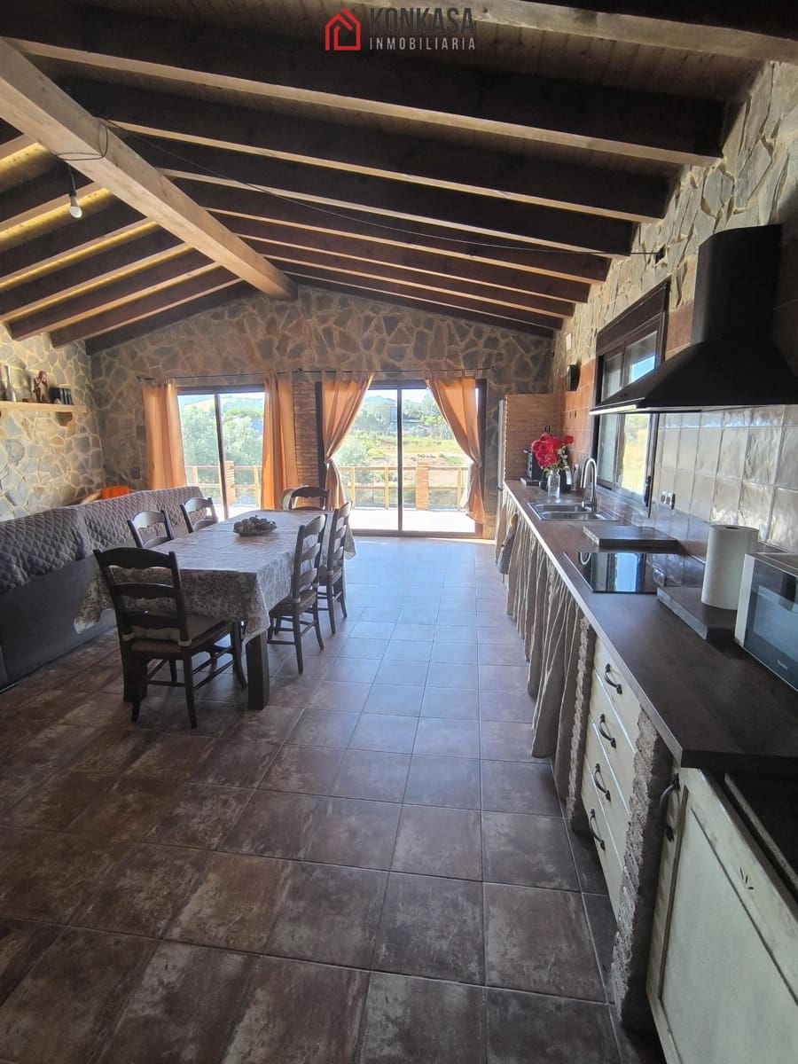 3 bedroom Finca/Country House for sale in Arcos de la Frontera with pool - € 160,000 (Ref: 9446852)