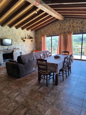 3 bedroom Finca/Country House for sale in Arcos de la Frontera with pool - € 160,000 (Ref: 9446852)