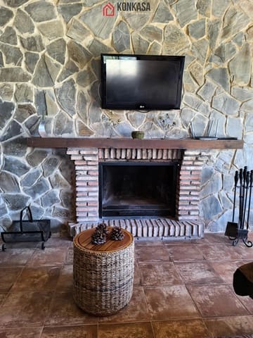 3 bedroom Finca/Country House for sale in Arcos de la Frontera with pool - € 160,000 (Ref: 9446852)