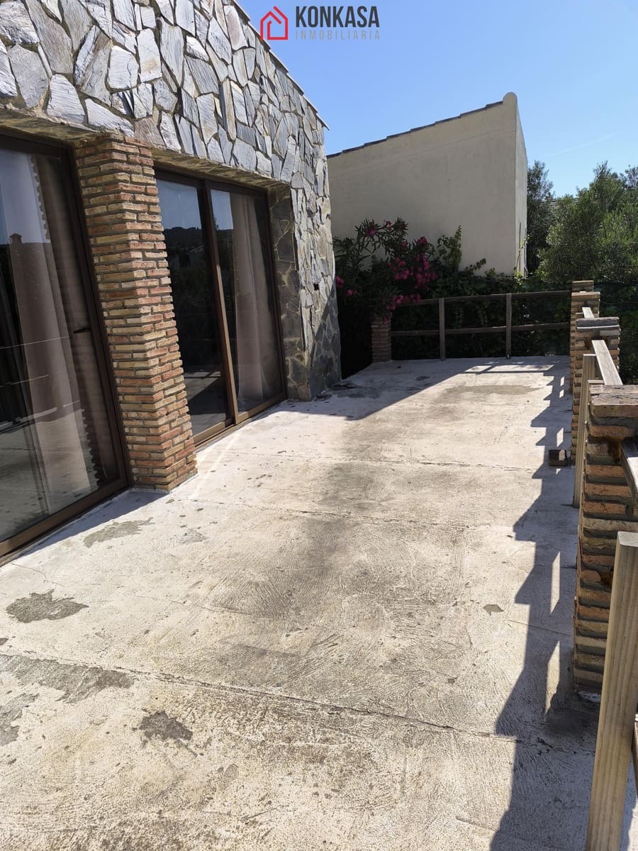 3 bedroom Finca/Country House for sale in Arcos de la Frontera with pool - € 160,000 (Ref: 9446852)