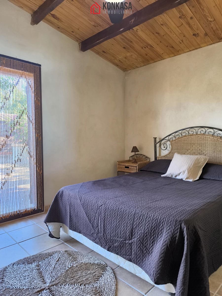 3 bedroom Finca/Country House for sale in Arcos de la Frontera with pool - € 160,000 (Ref: 9446852)