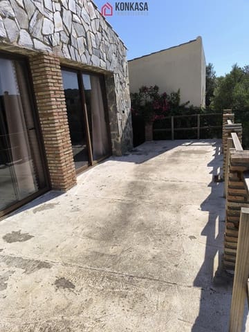 3 bedroom Finca/Country House for sale in Arcos de la Frontera with pool - € 160,000 (Ref: 9446852)