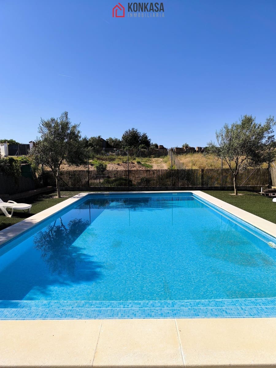 3 bedroom Finca/Country House for sale in Arcos de la Frontera with pool - € 160,000 (Ref: 9446852)