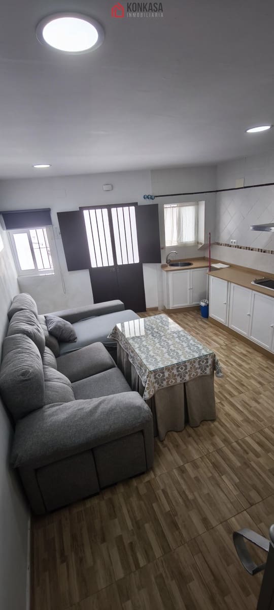 Casa de 1 habitación en Arcos de la Frontera en venta - 63.000 € (Ref: 9446853)