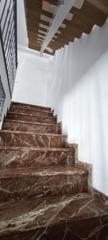 Casa de 1 habitación en Arcos de la Frontera en venta - 63.000 € (Ref: 9446853)