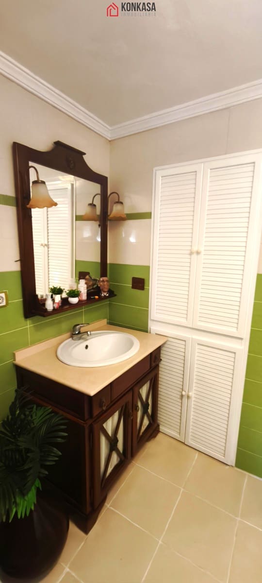 4 bedroom Townhouse for sale in Arcos de la Frontera - € 134,000 (Ref: 9446859)