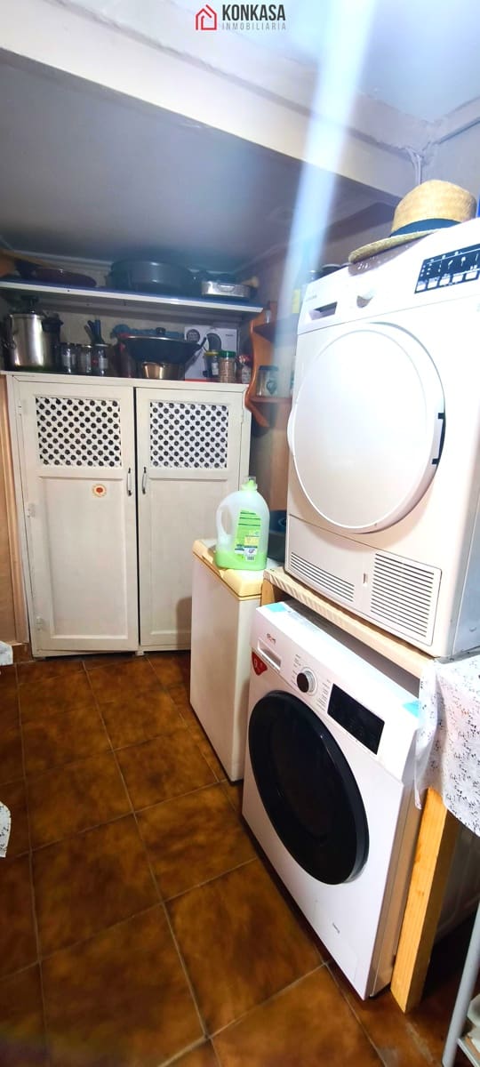 4 bedroom Townhouse for sale in Arcos de la Frontera - € 134,000 (Ref: 9446859)