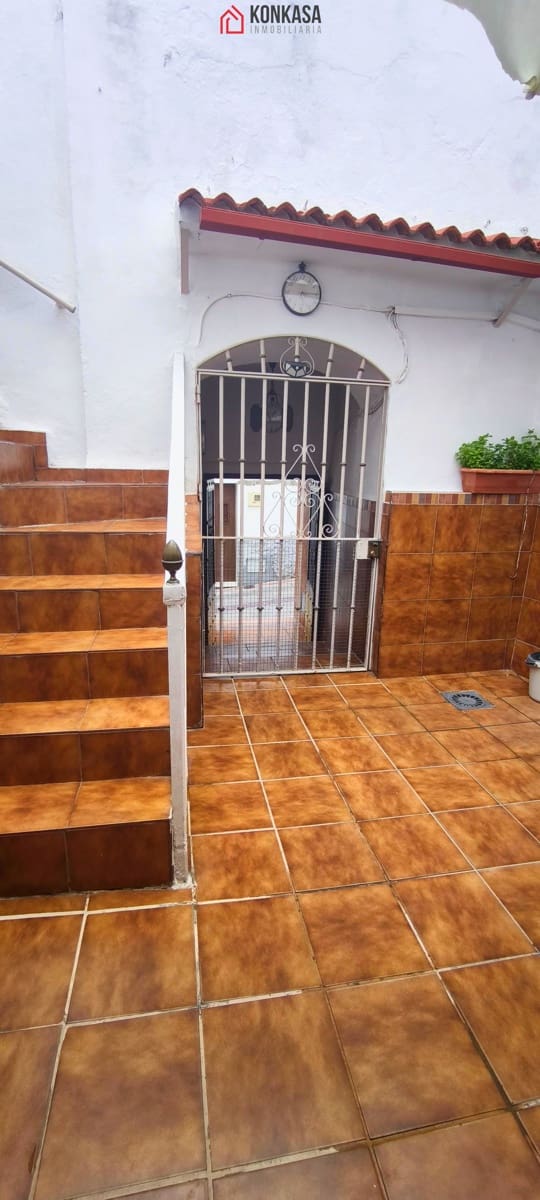 4 bedroom Townhouse for sale in Arcos de la Frontera - € 134,000 (Ref: 9446859)