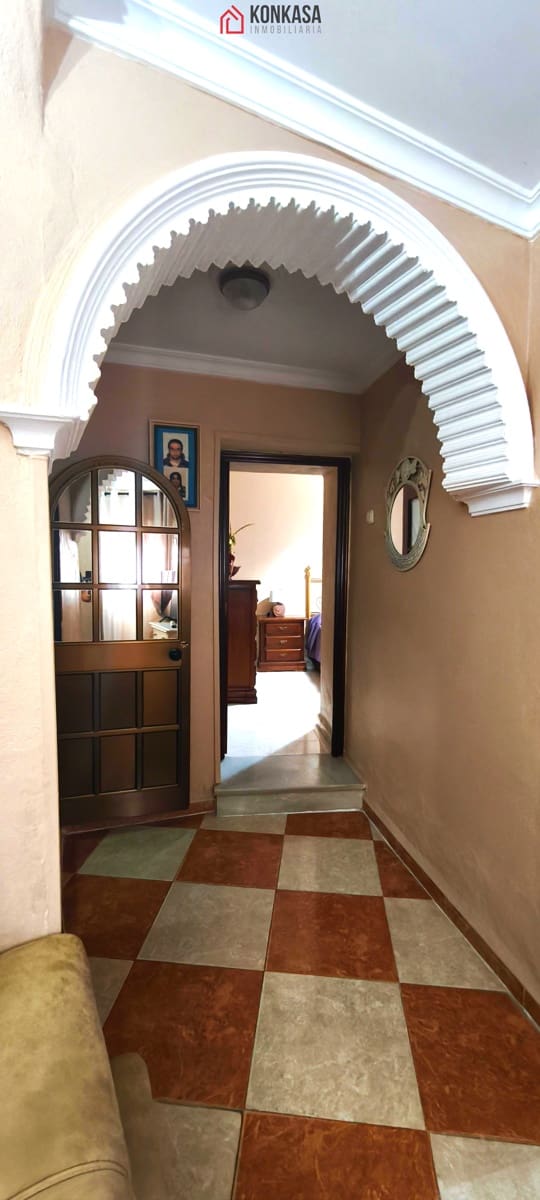 4 bedroom Townhouse for sale in Arcos de la Frontera - € 134,000 (Ref: 9446859)