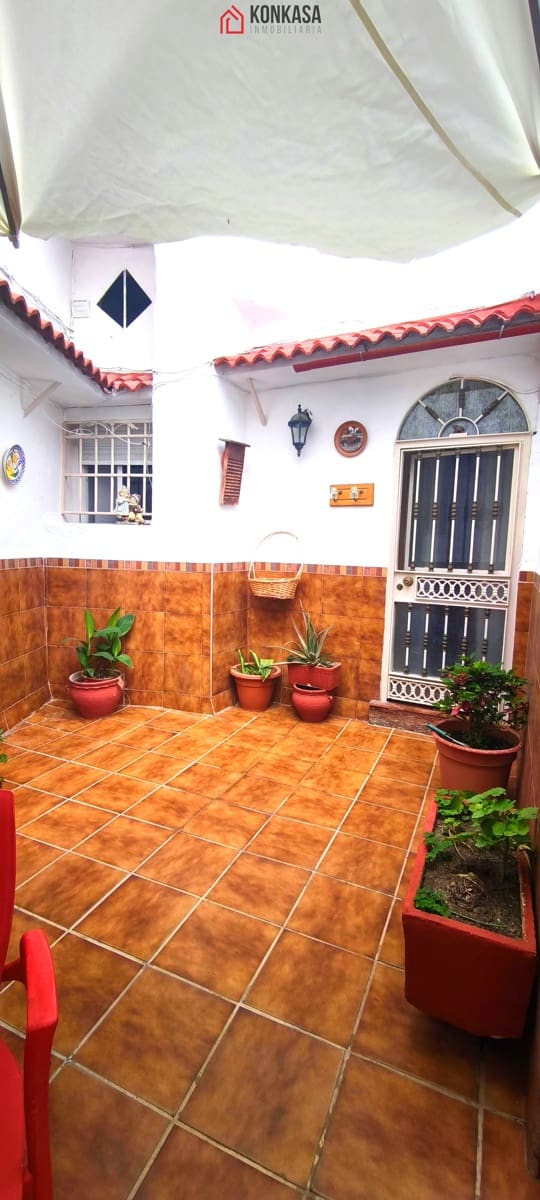 4 bedroom Townhouse for sale in Arcos de la Frontera - € 134,000 (Ref: 9446859)