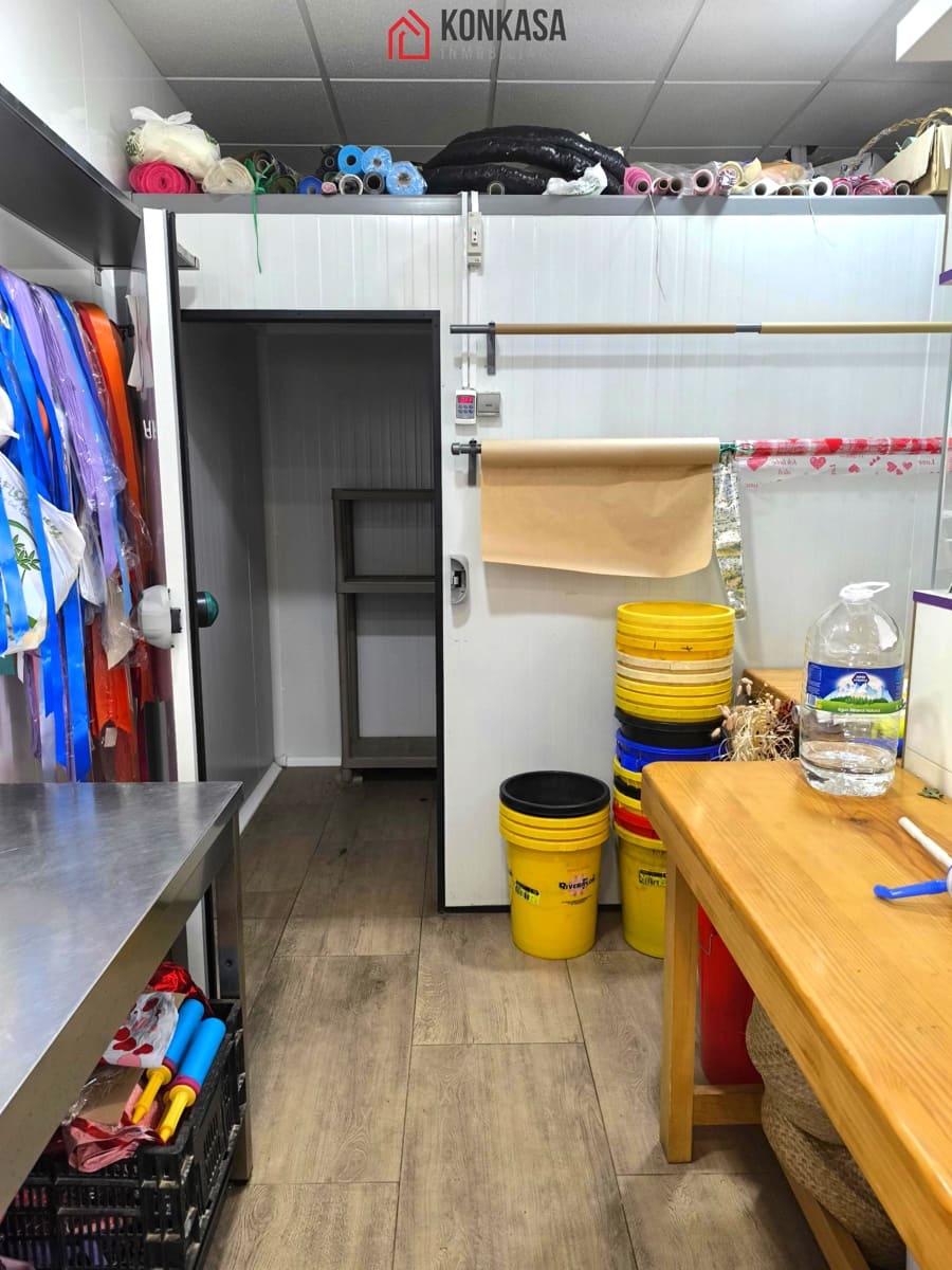 Comercial para venda em Arcos de la Frontera - 75 000 € (Ref: 9446861)