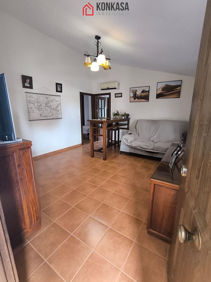 4 bedroom Finca/Country House for sale in Arcos de la Frontera with pool garage - € 190,000 (Ref: 9446865)