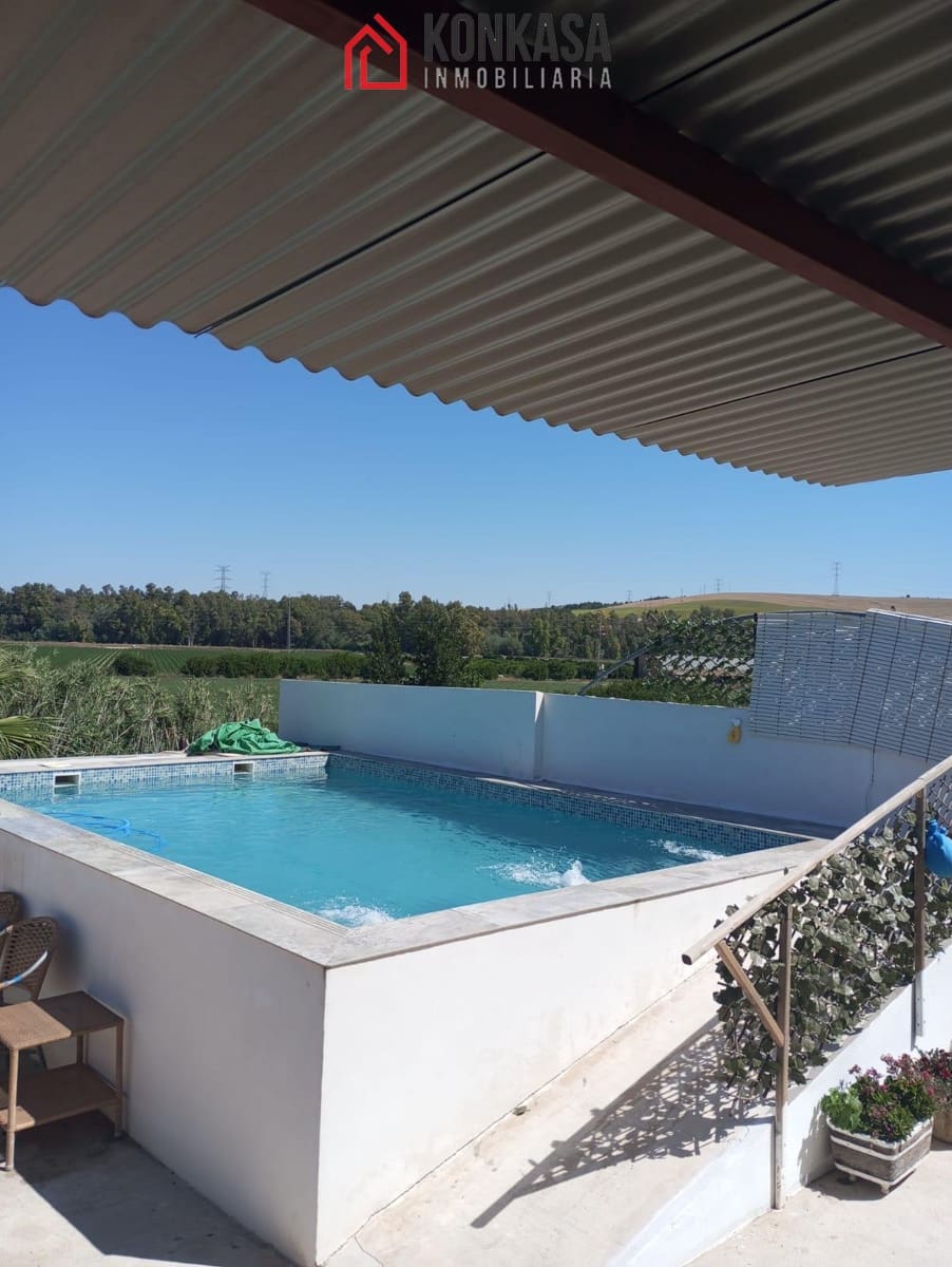 4 bedroom Finca/Country House for sale in Arcos de la Frontera with pool garage - € 190,000 (Ref: 9446865)