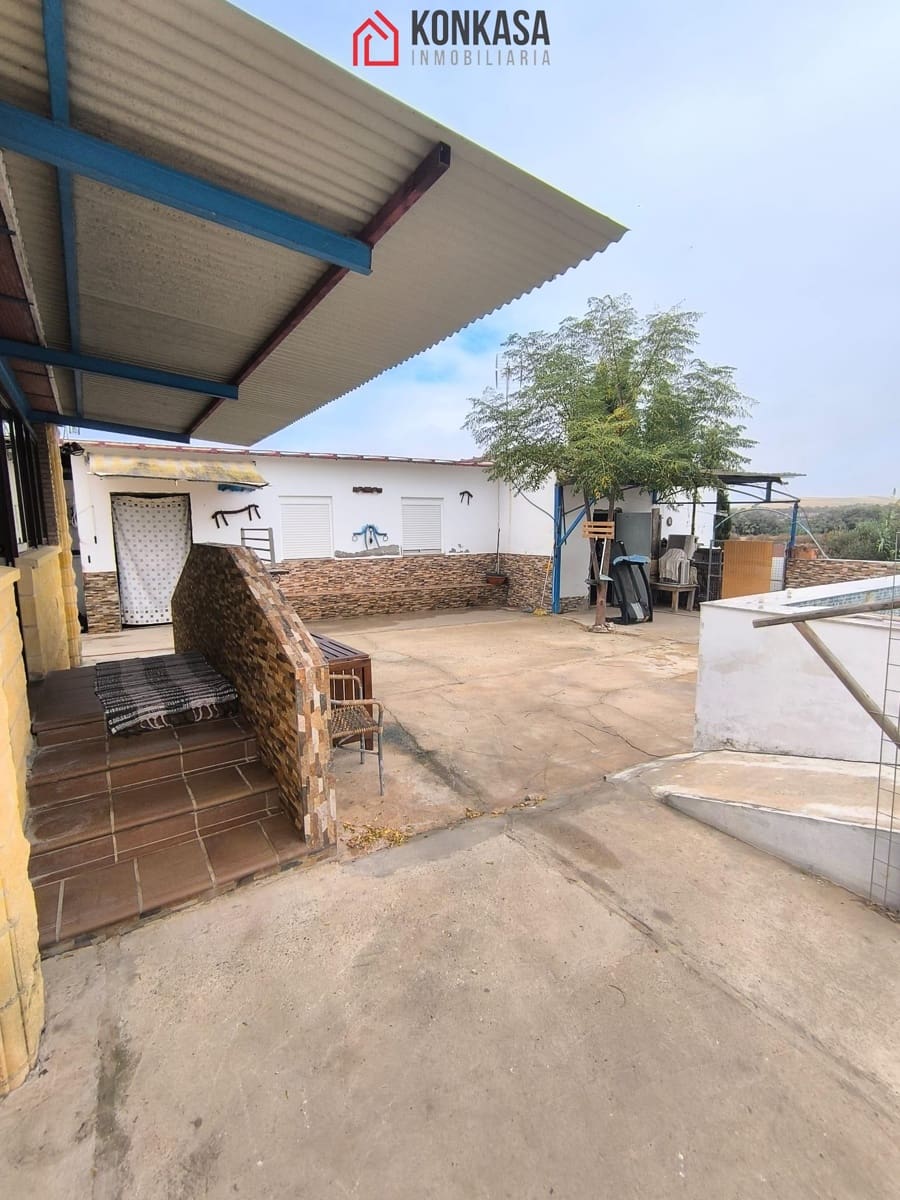 4 bedroom Finca/Country House for sale in Arcos de la Frontera with pool garage - € 190,000 (Ref: 9446865)