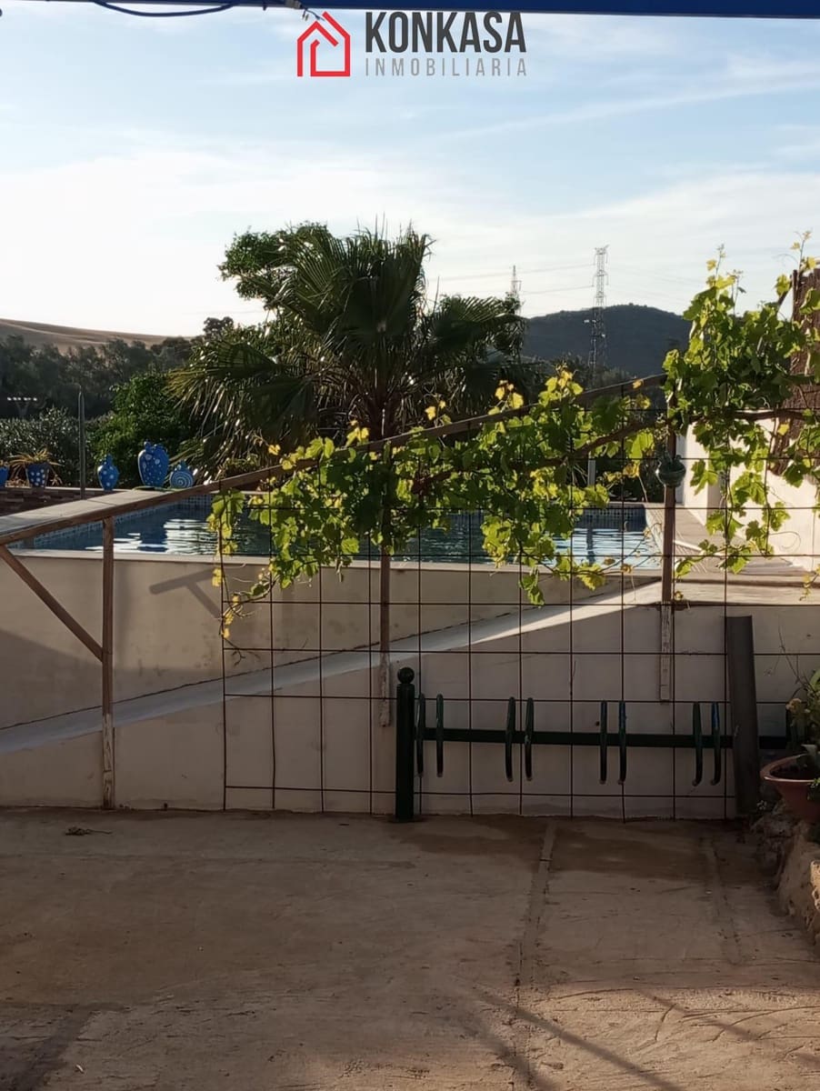 4 bedroom Finca/Country House for sale in Arcos de la Frontera with pool garage - € 190,000 (Ref: 9446865)