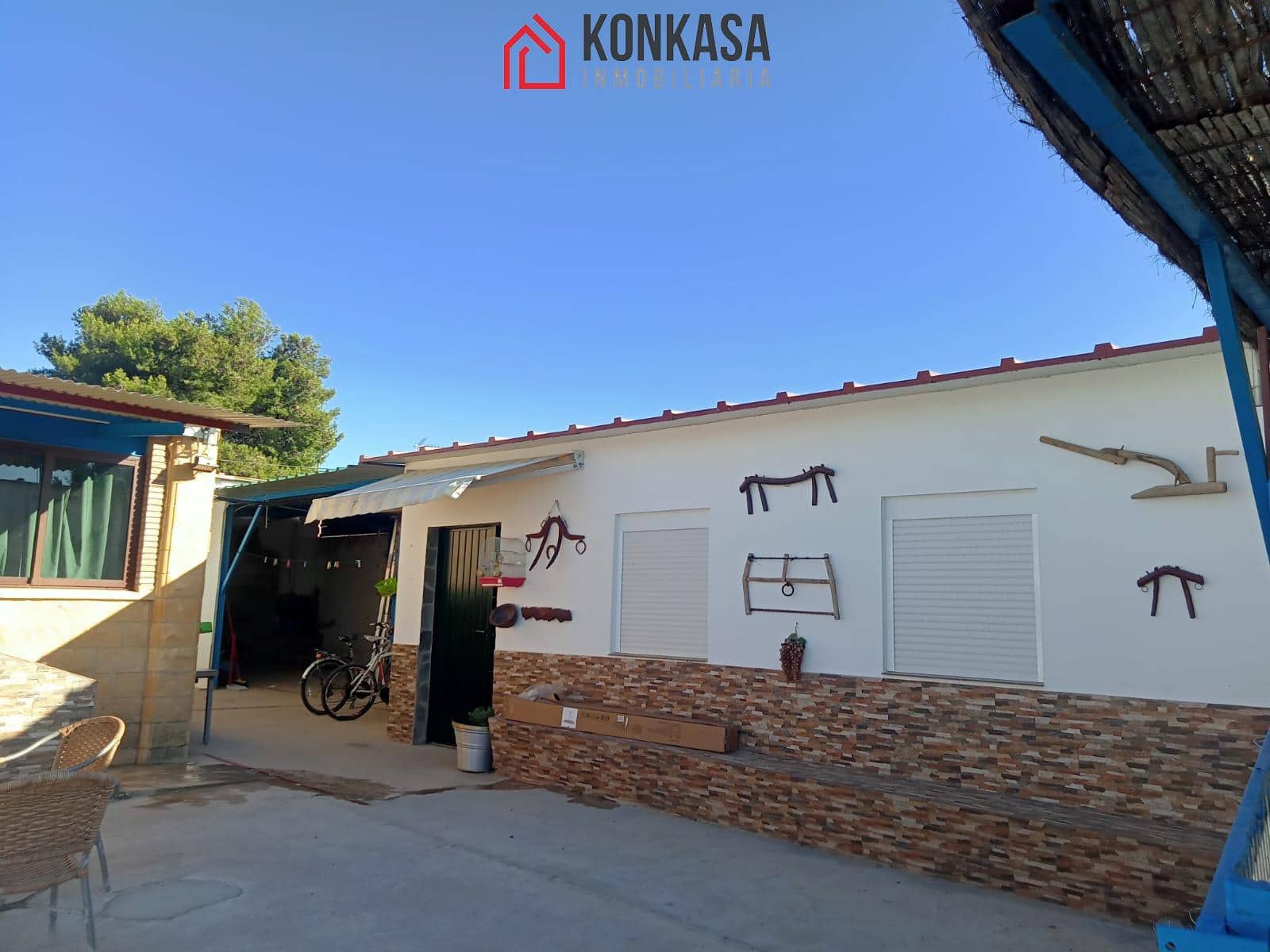 4 bedroom Finca/Country House for sale in Arcos de la Frontera with pool garage - € 190,000 (Ref: 9446865)