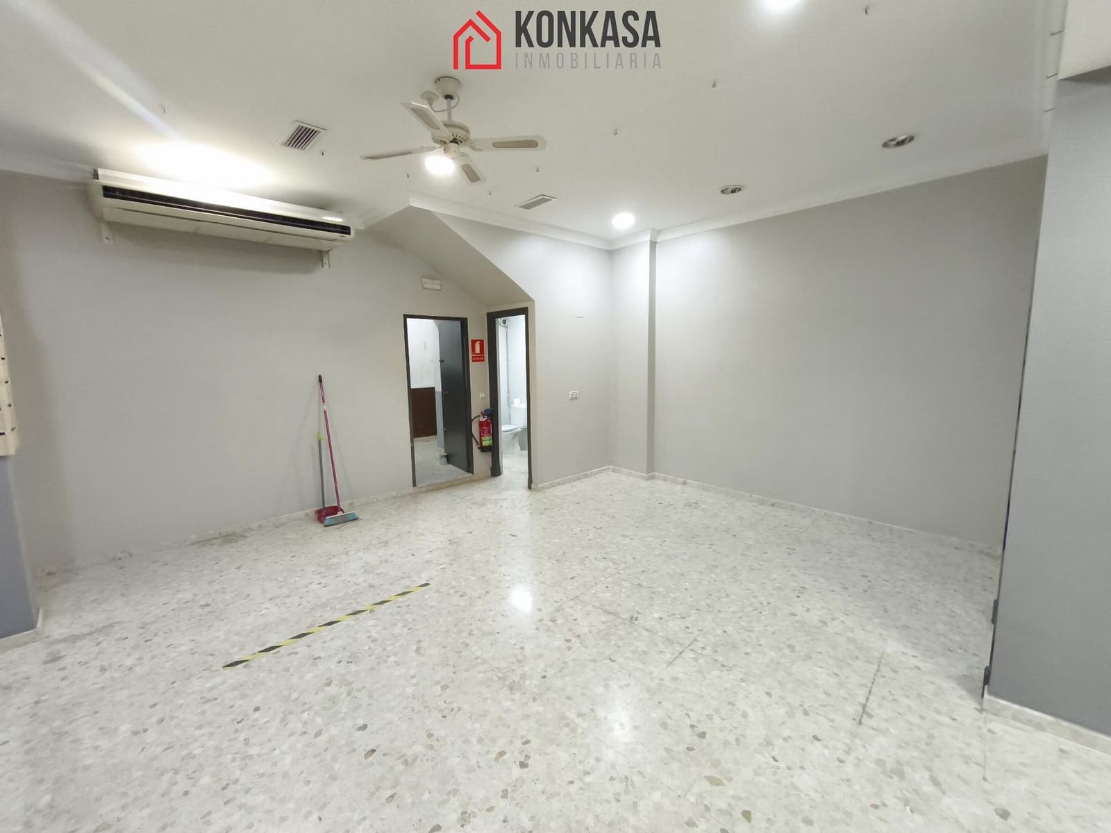 3 bedroom Commercial for rent in Arcos de la Frontera - € 1,000 (Ref: 9539843)