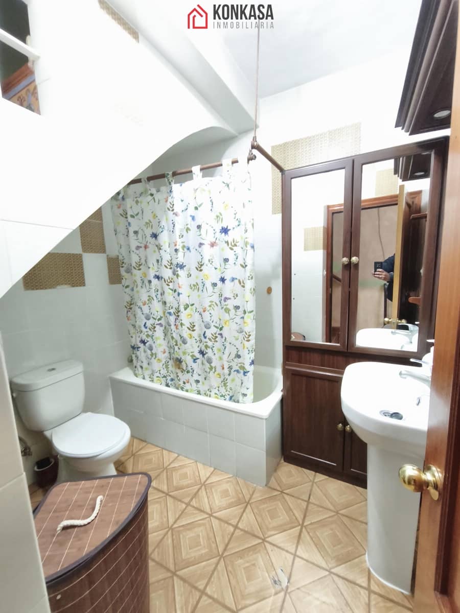 2 bedroom Townhouse for rent in Arcos de la Frontera - € 520 (Ref: 9539853)