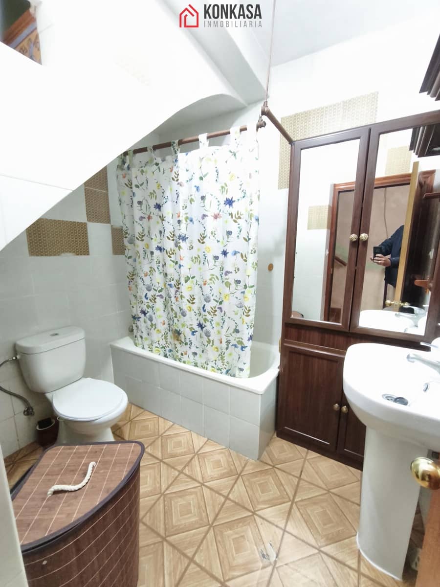 2 bedroom Townhouse for rent in Arcos de la Frontera - € 520 (Ref: 9539853)