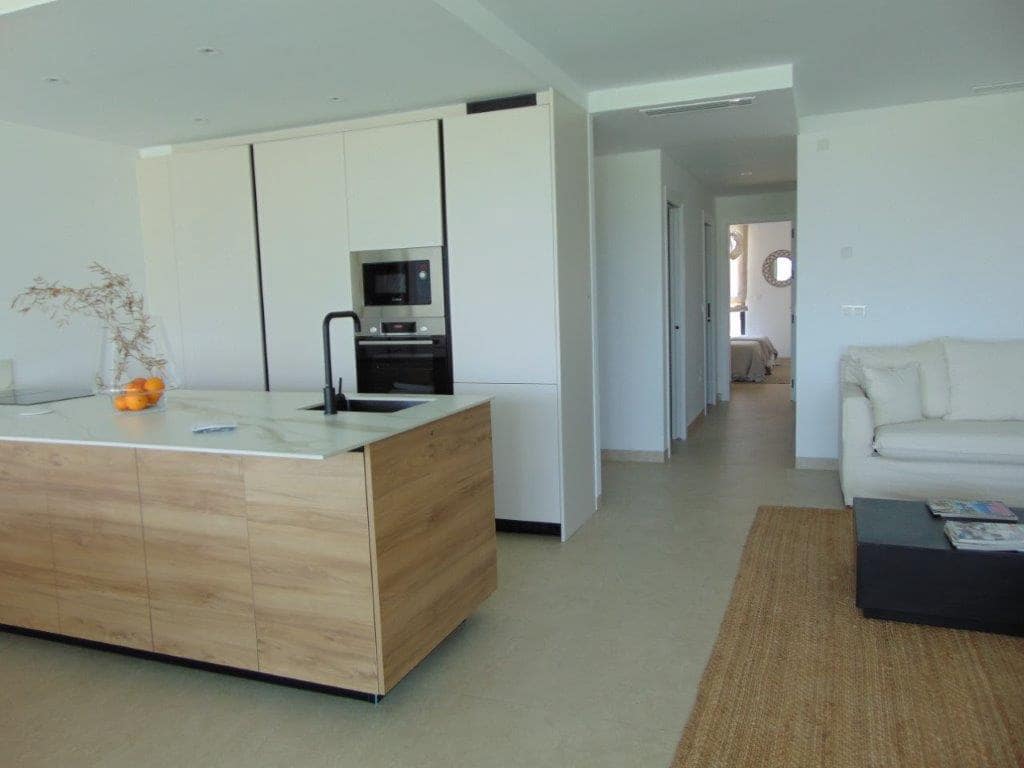 2 sypialnia Apartament przy plaży na sprzedaż w Mar de Cristal z basenem garażem - 280 000 € (Ref: 10006113)