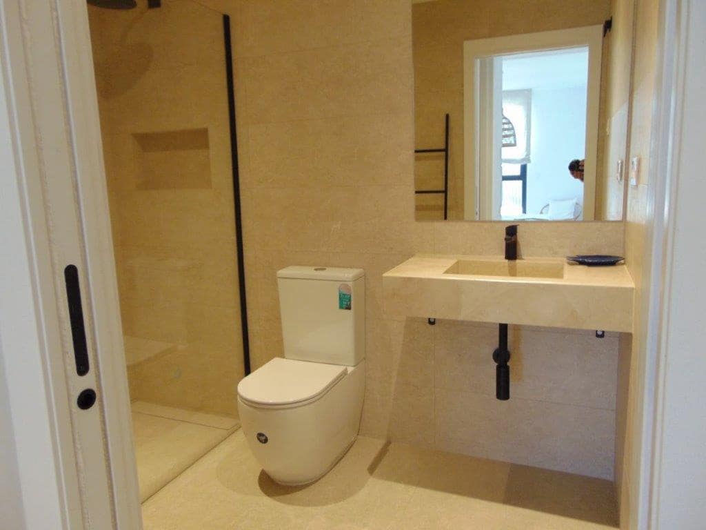 2 sypialnia Apartament przy plaży na sprzedaż w Mar de Cristal z basenem garażem - 280 000 € (Ref: 10006113)