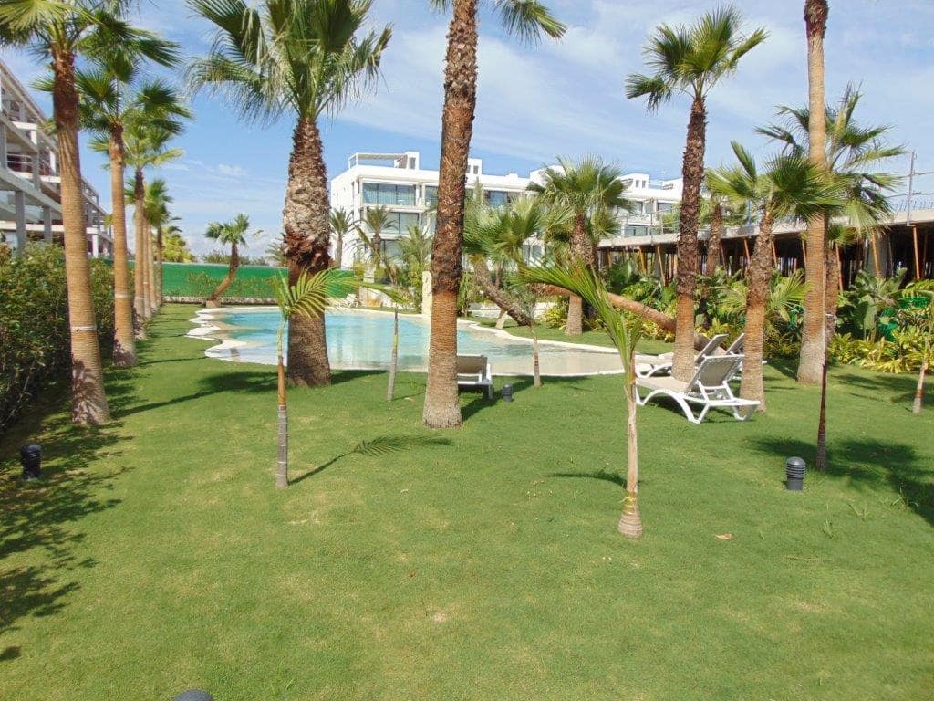 2 sypialnia Apartament przy plaży na sprzedaż w Mar de Cristal z basenem garażem - 280 000 € (Ref: 10006113)