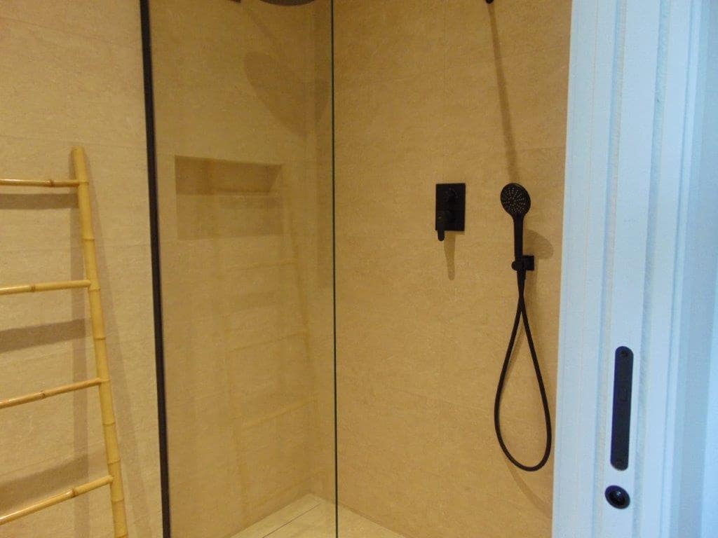 2 sypialnia Apartament przy plaży na sprzedaż w Mar de Cristal z basenem garażem - 280 000 € (Ref: 10006113)