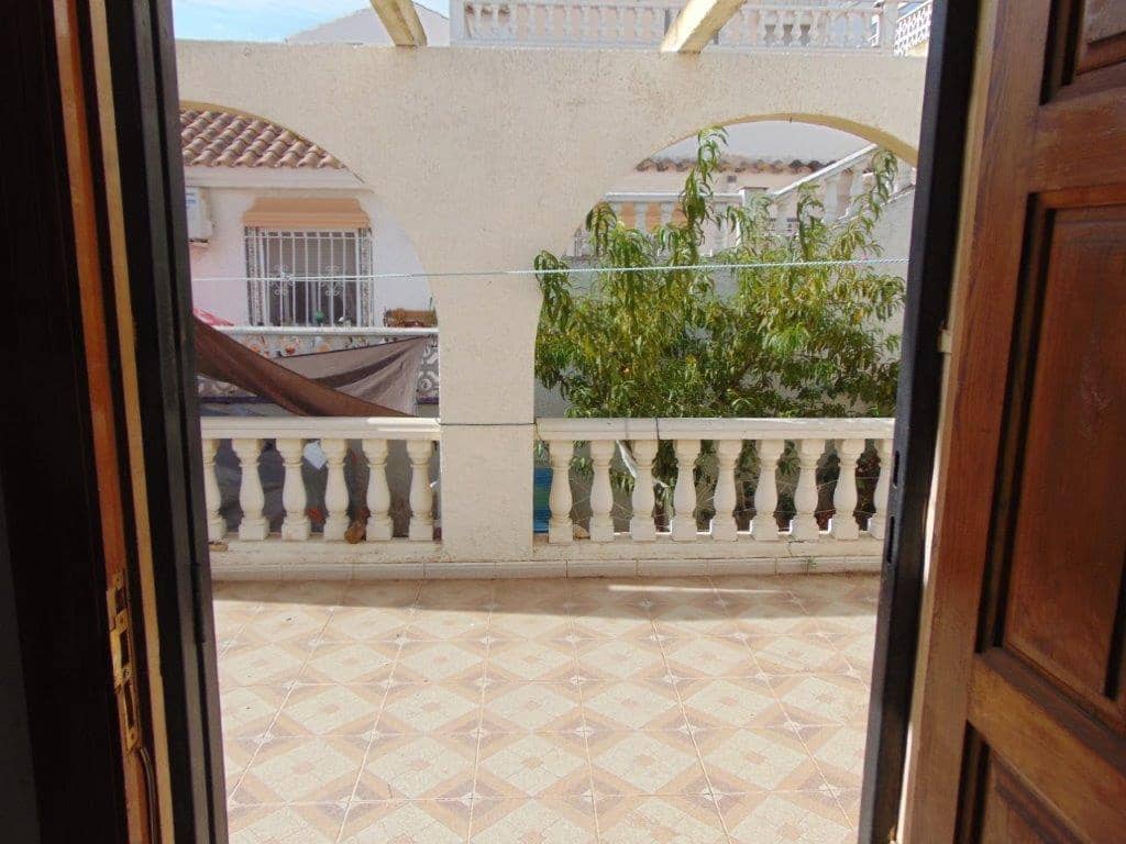 2 bedroom Terraced Villa for sale in Los Alcazares with garage - € 135,000 (Ref: 7786465)