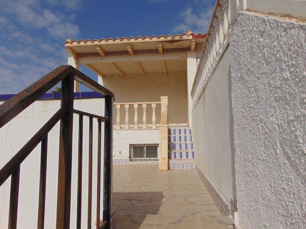 2 bedroom Terraced Villa for sale in Los Alcazares with garage - € 135,000 (Ref: 7786465)
