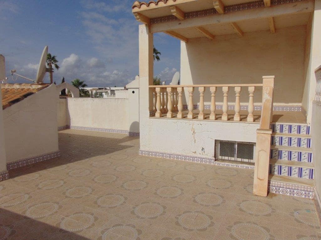 2 bedroom Terraced Villa for sale in Los Alcazares with garage - € 135,000 (Ref: 7786465)