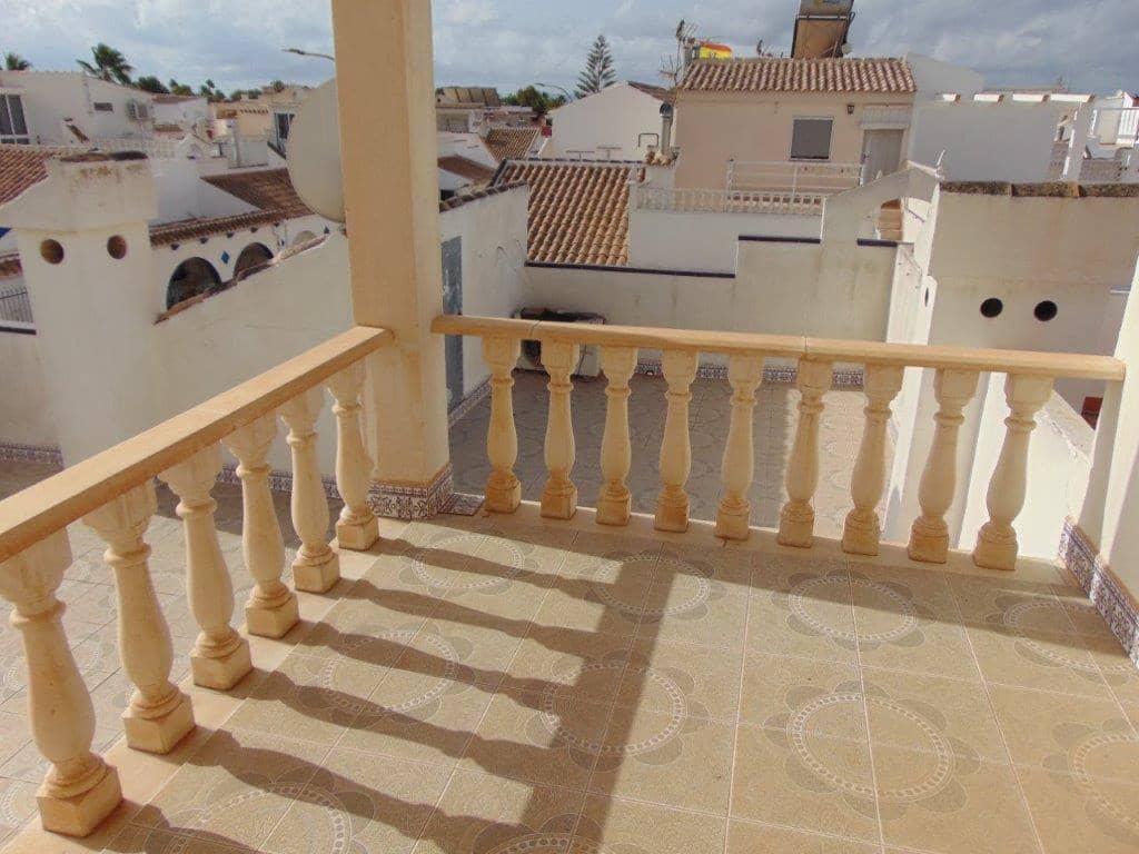 2 bedroom Terraced Villa for sale in Los Alcazares with garage - € 135,000 (Ref: 7786465)