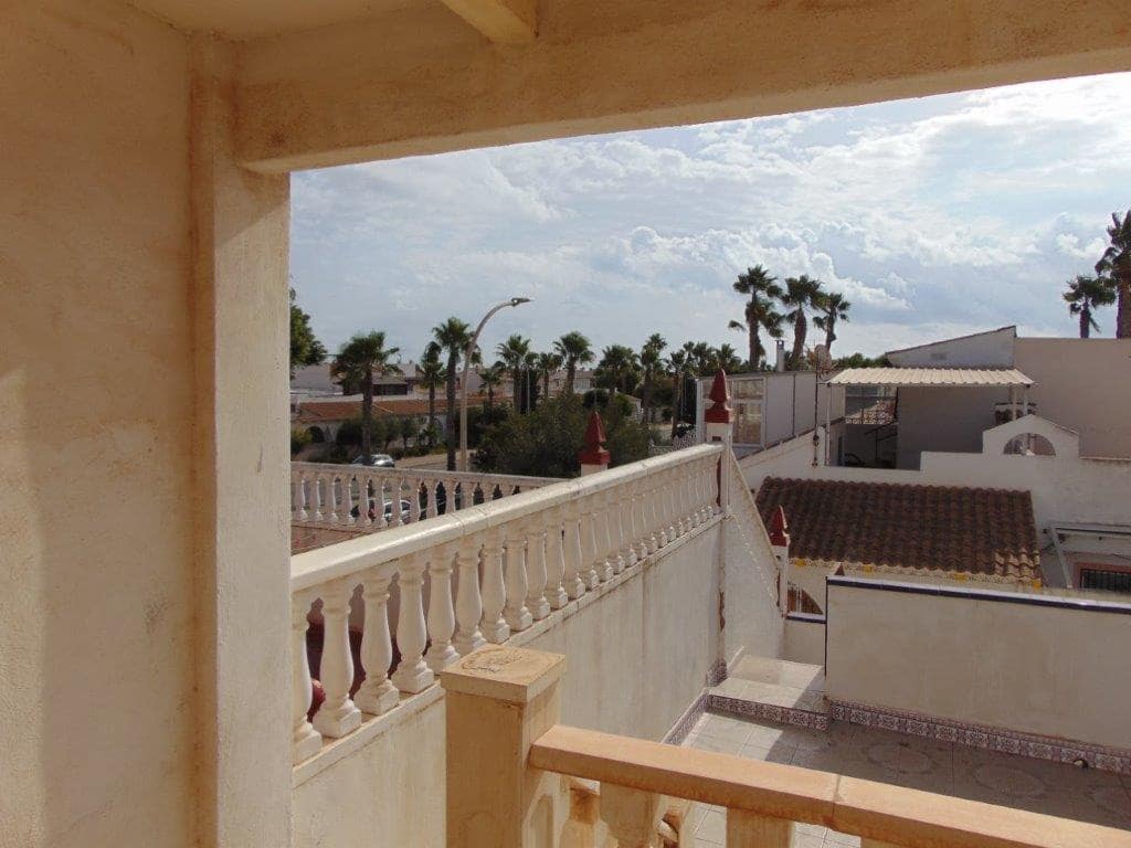 2 bedroom Terraced Villa for sale in Los Alcazares with garage - € 135,000 (Ref: 7786465)
