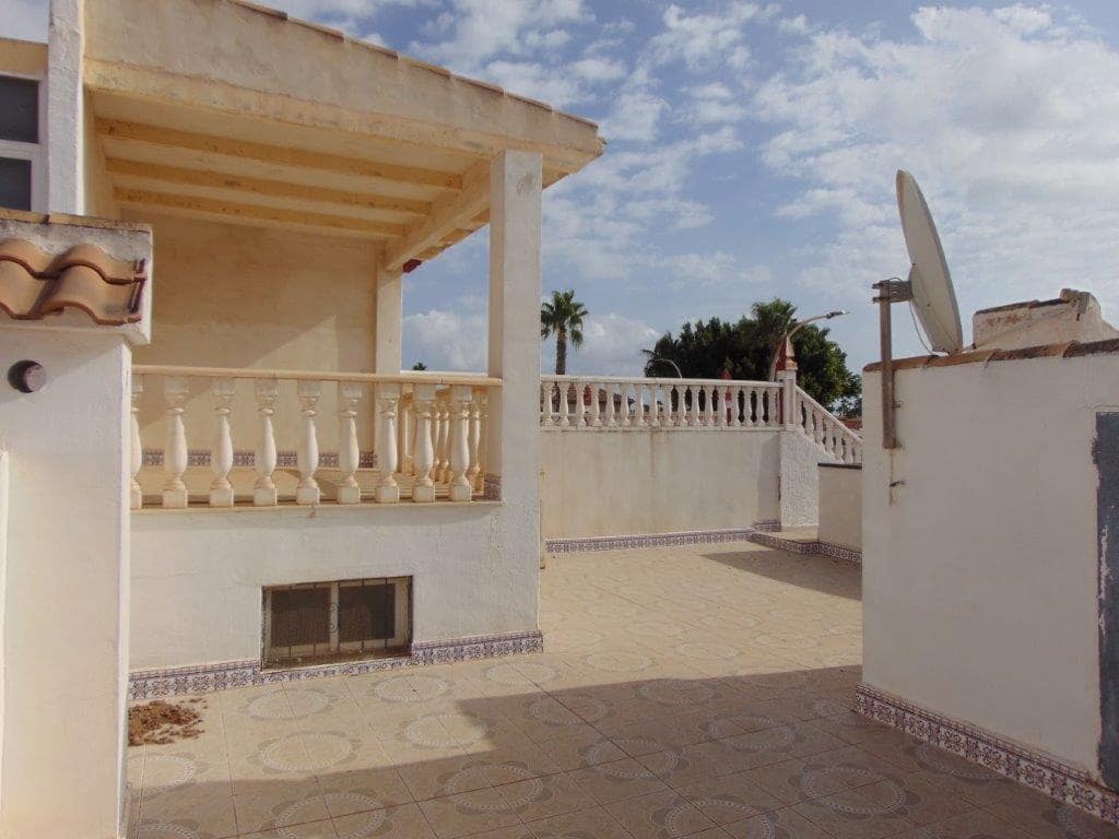 2 bedroom Terraced Villa for sale in Los Alcazares with garage - € 135,000 (Ref: 7786465)