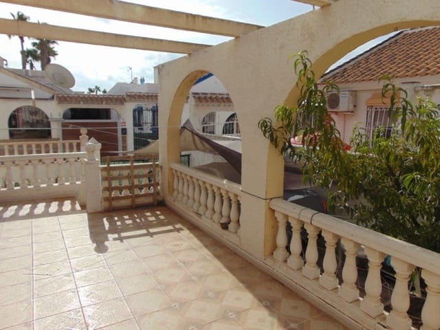2 bedroom Terraced Villa for sale in Los Alcázares with garage - € 135,000 (Ref: 7786465)