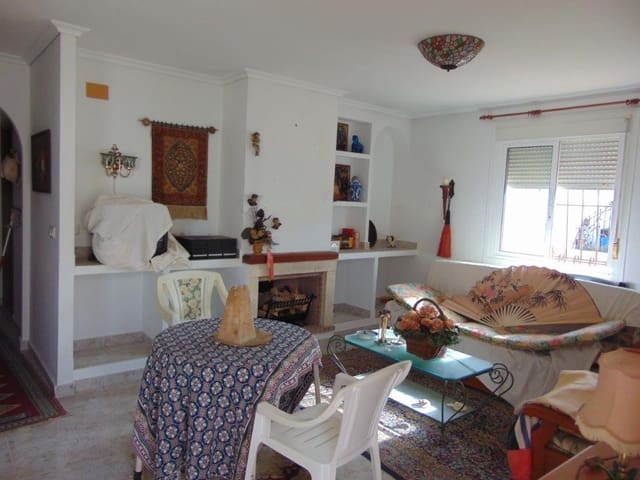 2 bedroom Terraced Villa for sale in Los Alcázares with garage - € 135,000 (Ref: 7786465)