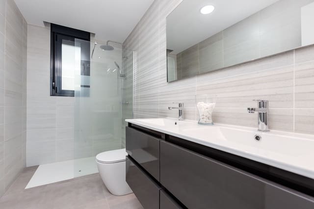 3 soverom Villa til salgs i Pilar de la Horadada med svømmebasseng garasje - € 392 000 (Ref: 8616580)