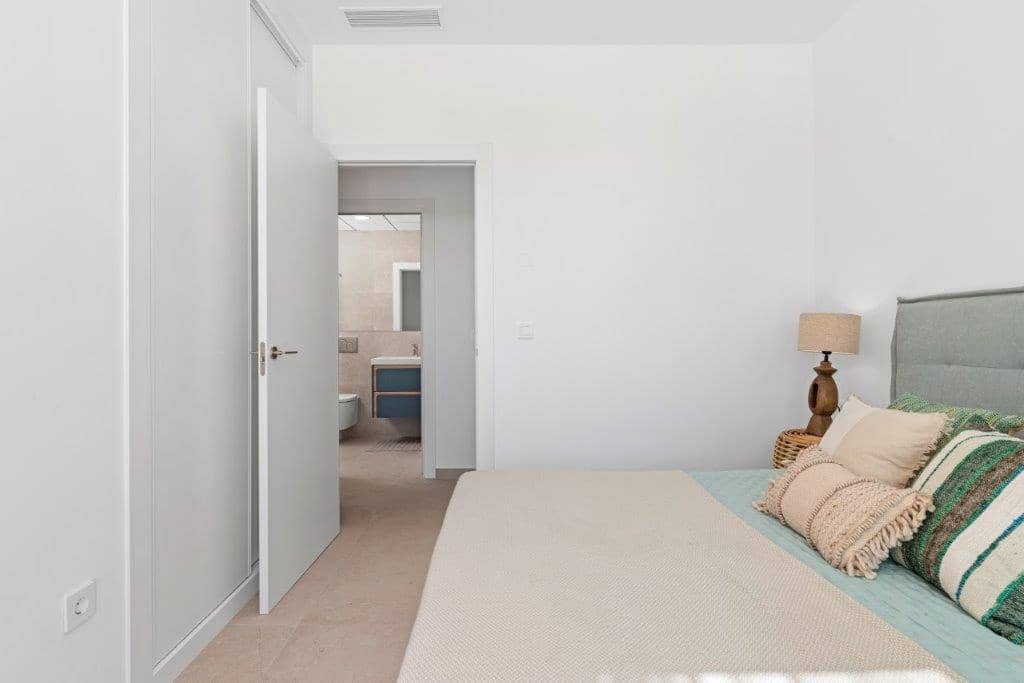 3 bedroom Villa for sale in Rojales with pool garage - € 529,000 (Ref: 8762650)