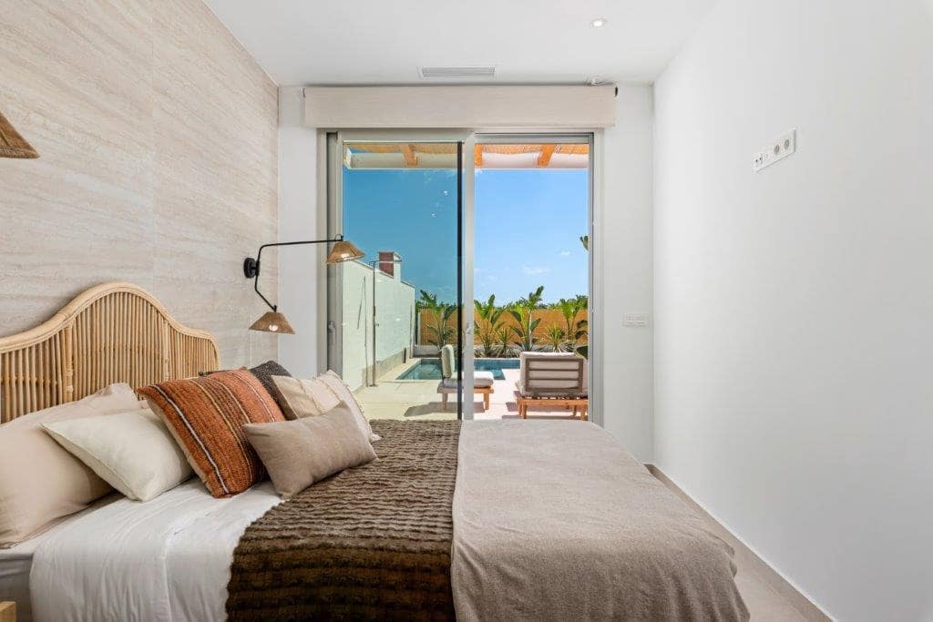 3 bedroom Villa for sale in Rojales with pool garage - € 529,000 (Ref: 8762650)