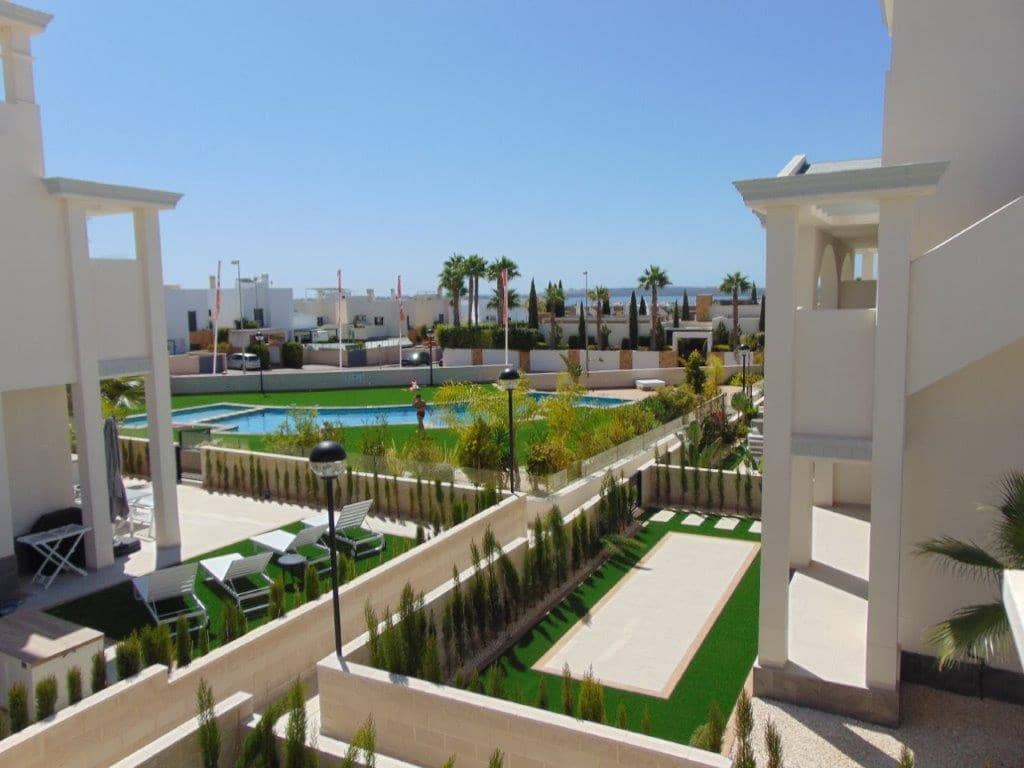 2 bedroom Penthouse for sale in Rojales with pool garage - € 299,000 (Ref: 9872843)