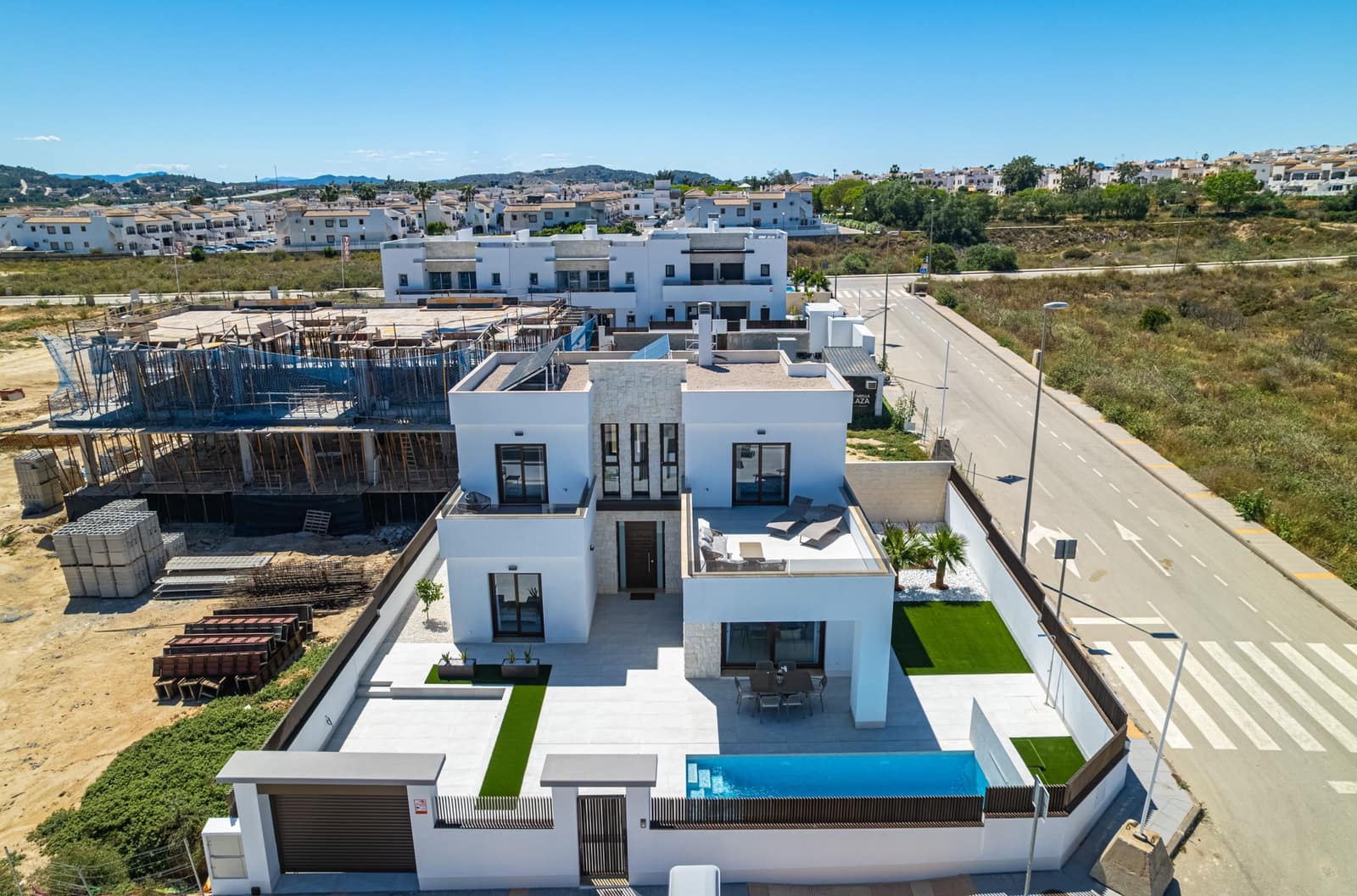 Chalet de 4 habitaciones en Orihuela en venta con piscina garaje - 649.000 € (Ref: 9994555)