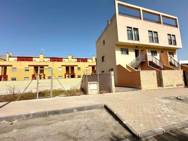 3 slaapkamer Appartement te huur in Guardamar del Segura - € 800 (Ref: 10033356)