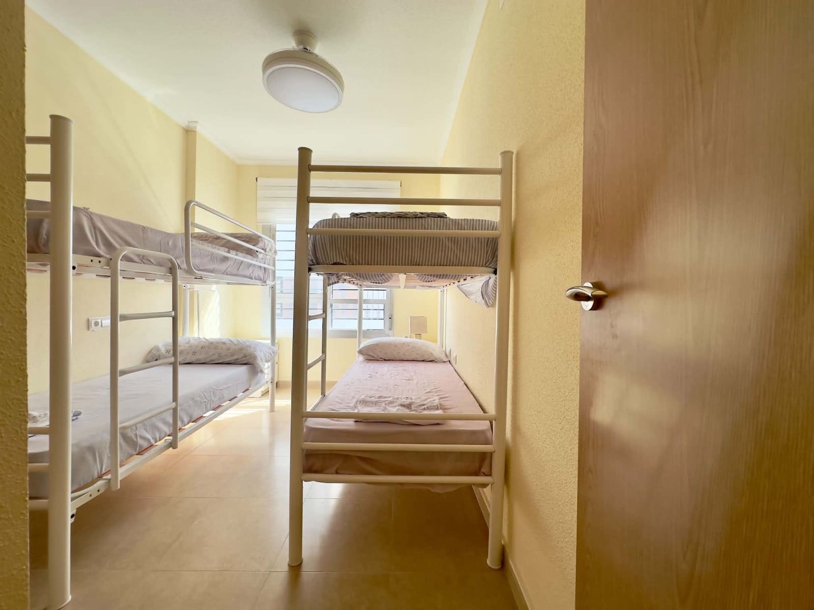 3 bedroom Apartment for rent in Guardamar del Segura with pool garage - € 900 (Ref: 10060951)