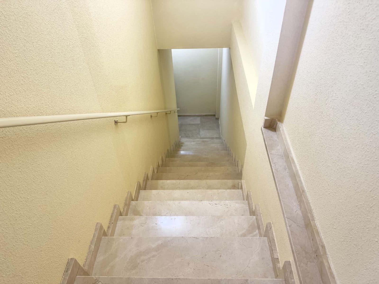 3 bedroom Apartment for rent in Guardamar del Segura with pool garage - € 900 (Ref: 10060951)