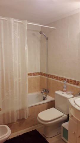 2 Zimmer Strandapartment zu vermieten in Guardamar del Segura mit Pool Garage - 650 € (Ref: 10060952)