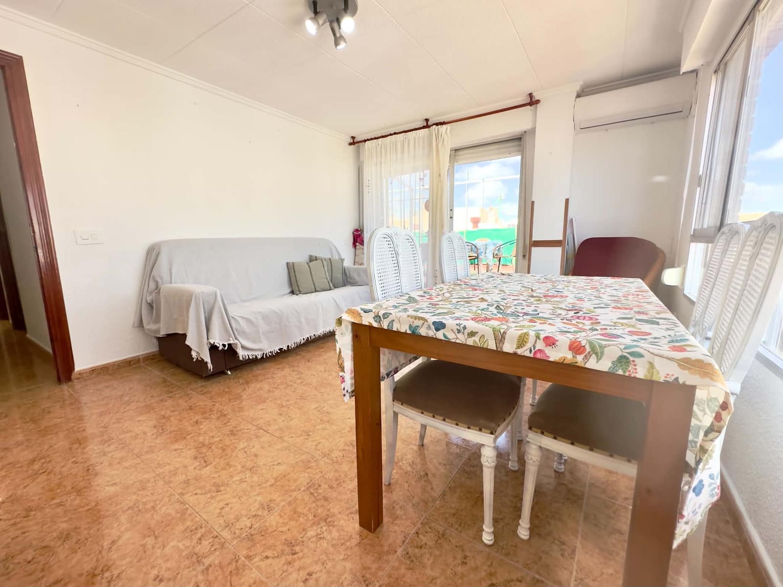 2 makuuhuone Huoneisto vuokrattavana paikassa Guardamar del Segura mukana 
autotalli - 650 € (Ref: 10101394)