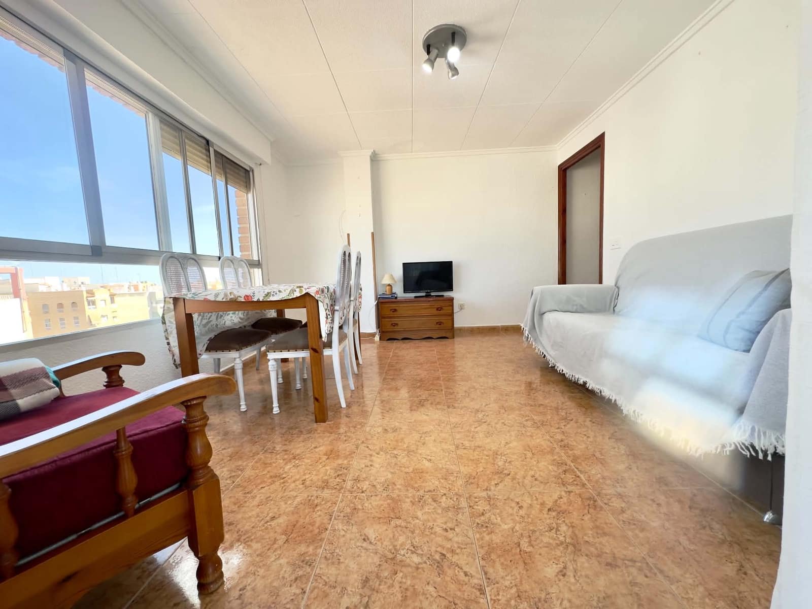 2 makuuhuone Huoneisto vuokrattavana paikassa Guardamar del Segura mukana 
autotalli - 650 € (Ref: 10101394)